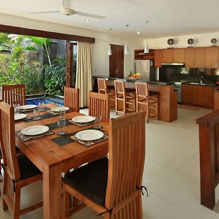 Villa Blue Seminyak Esterno foto
