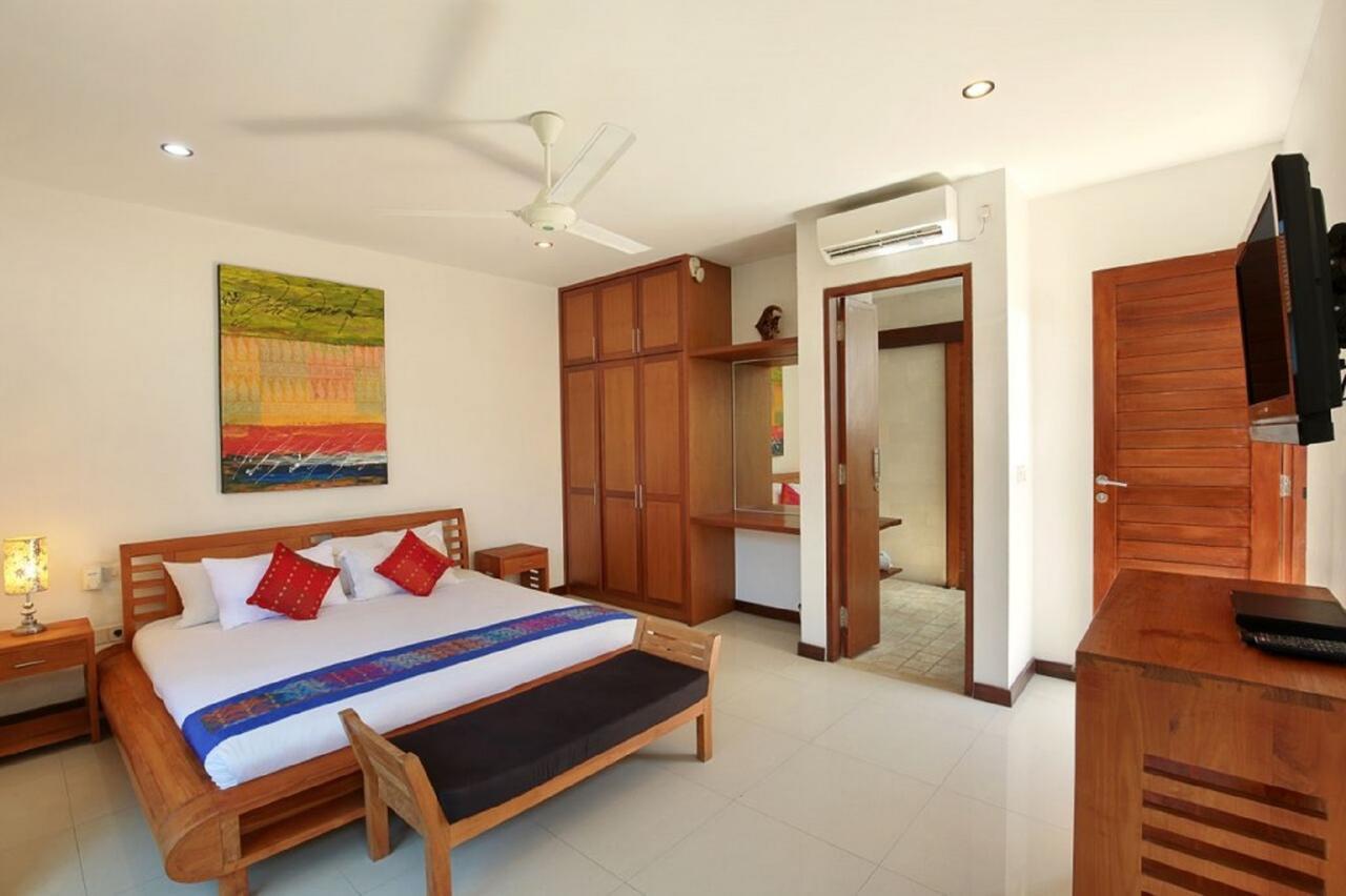 Villa Blue Seminyak Esterno foto