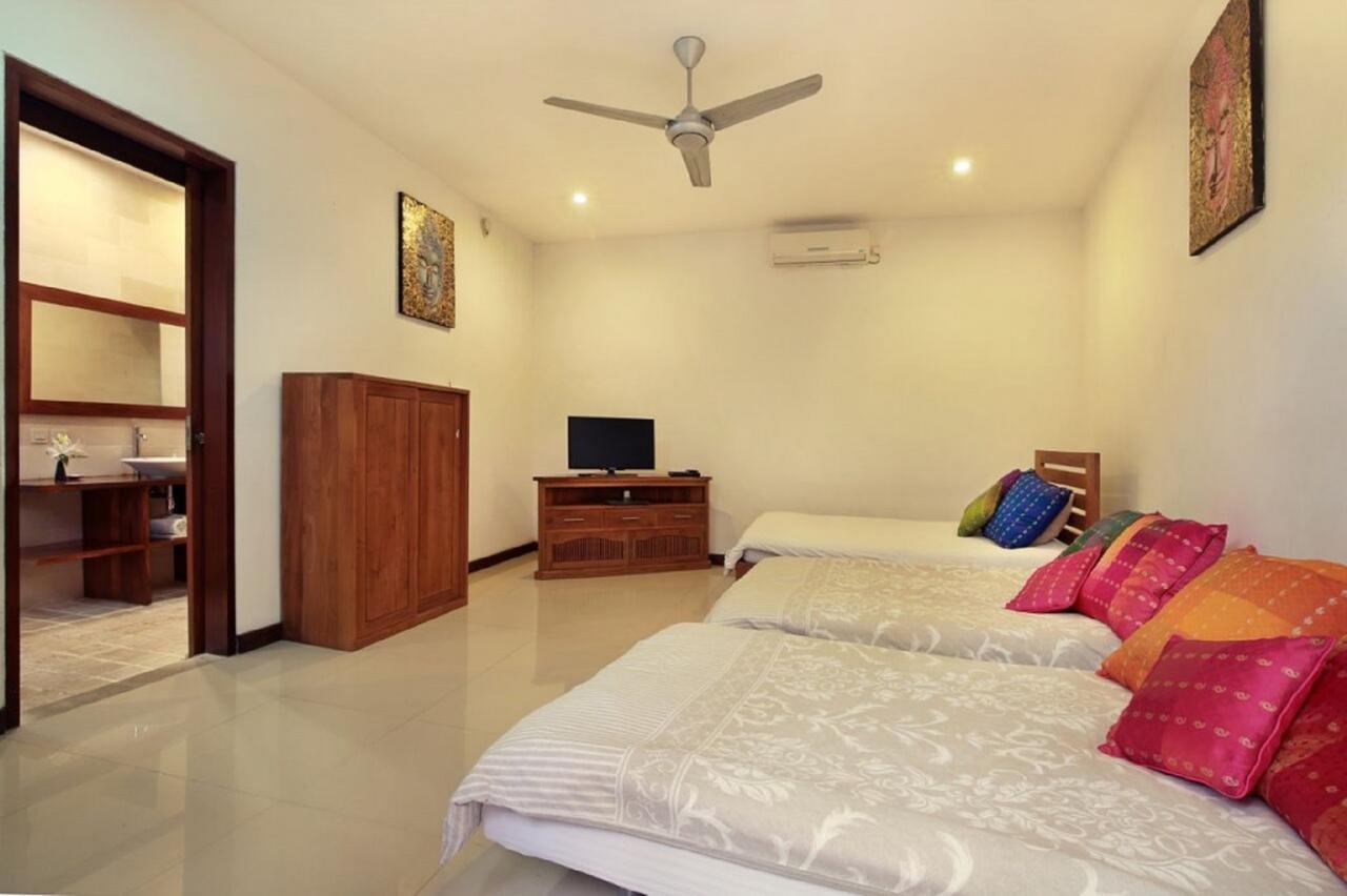 Villa Blue Seminyak Esterno foto